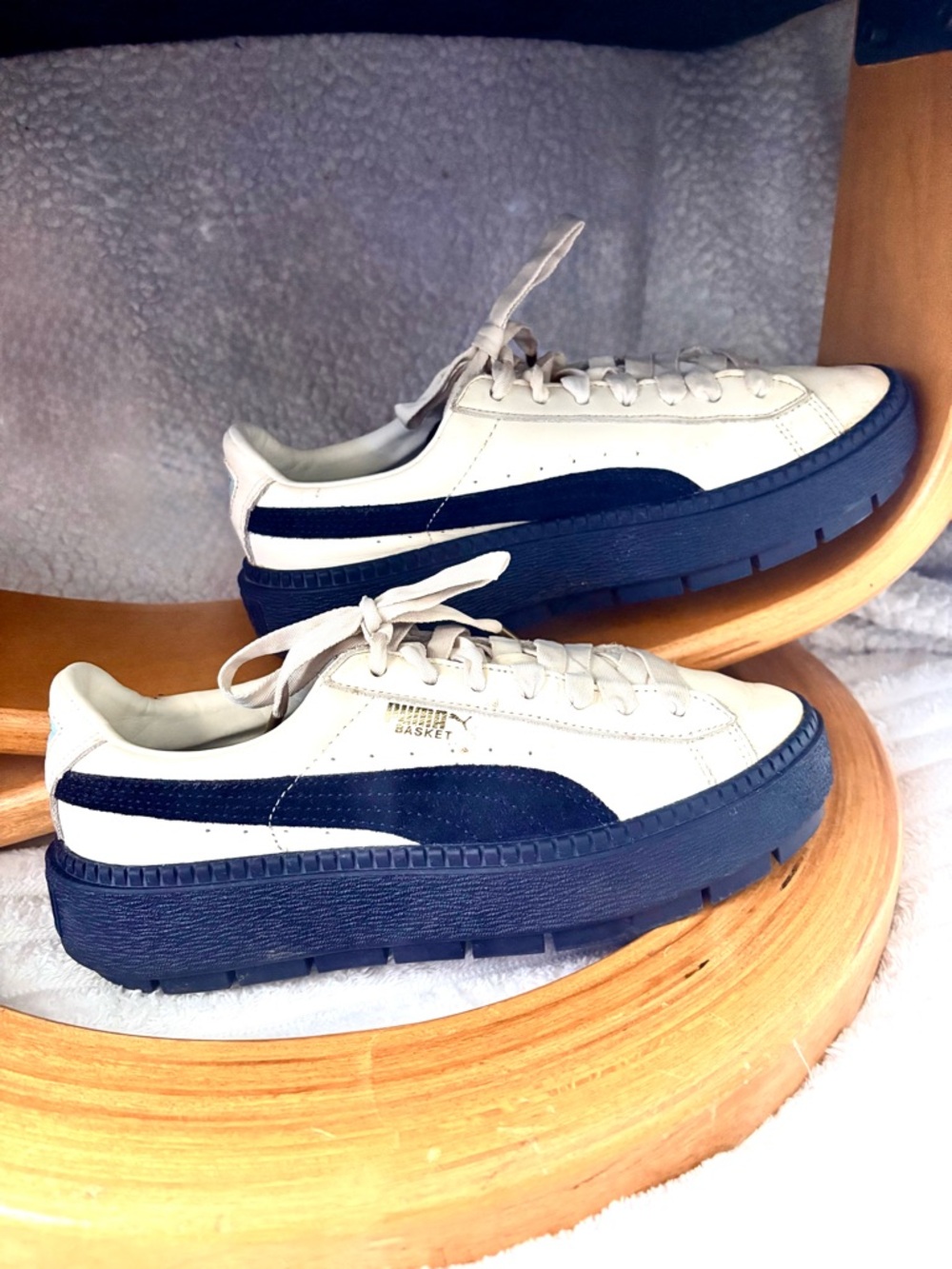 Puma White and Navy Platform Basket Sneakers sz W7.5  EU 38
